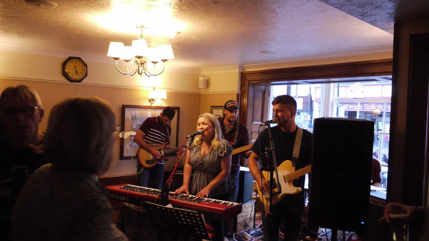 The Red Lion Hotel PEOPLE