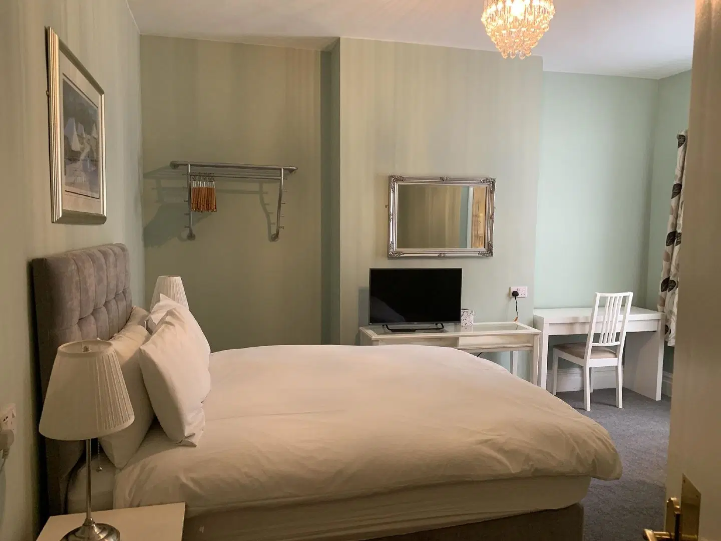 Shrubbery Guest House ROOM_EXAMPLE