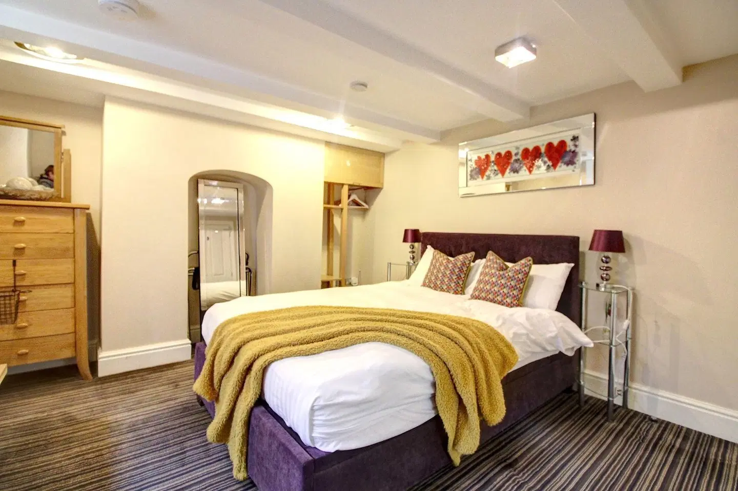 Chester Apartments ROOM_EXAMPLE