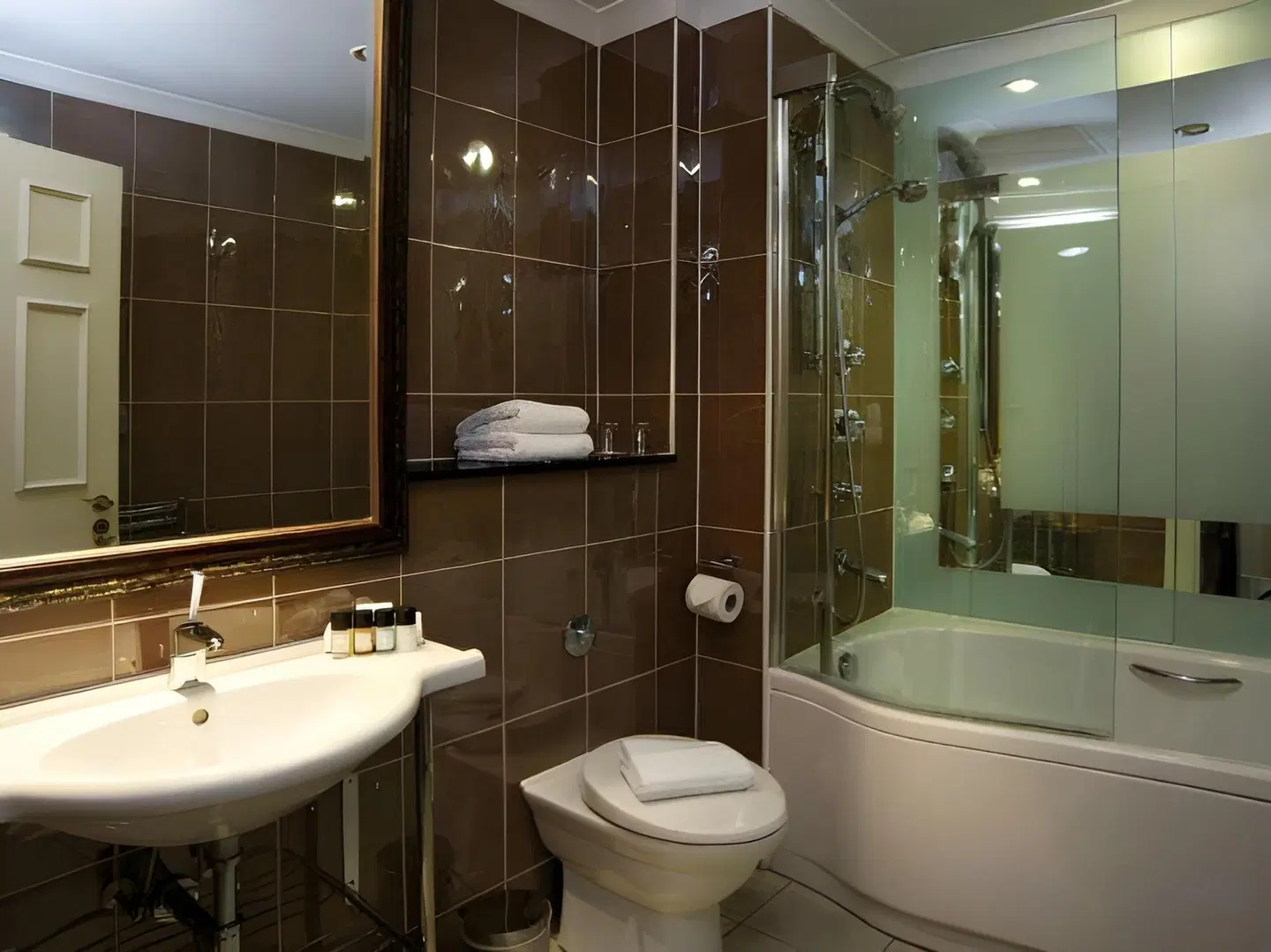 Residence 6 Luxury Serviced Apartments Badezimmer