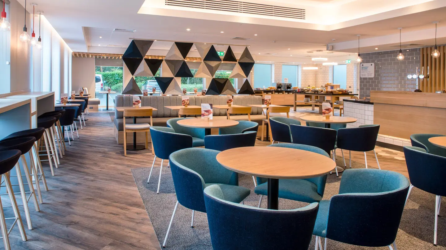 Holiday Inn Express Oxford - Kassam Stadium Bar