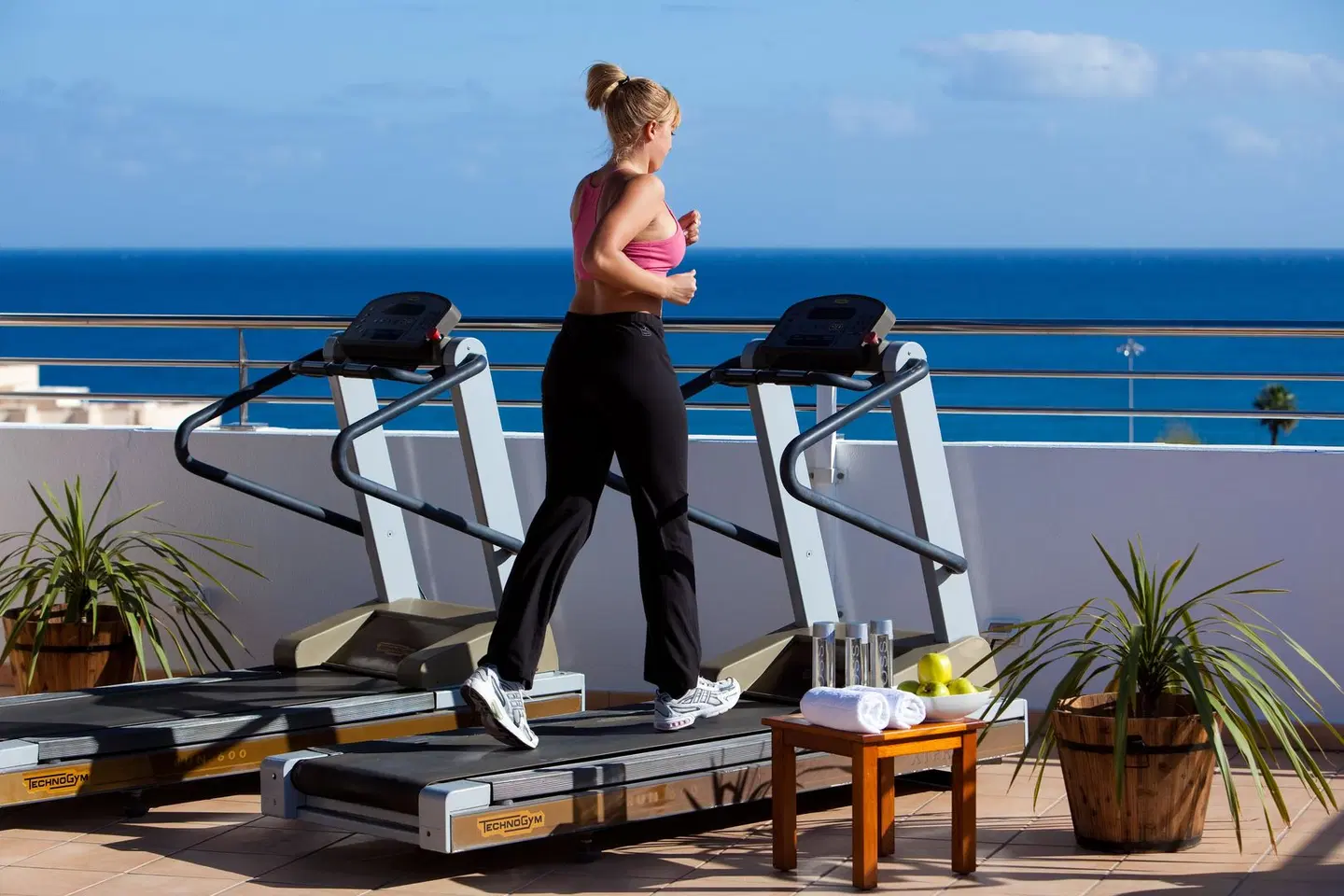 Seaside Sandy Beach SPORTS_AND_LEISURE
