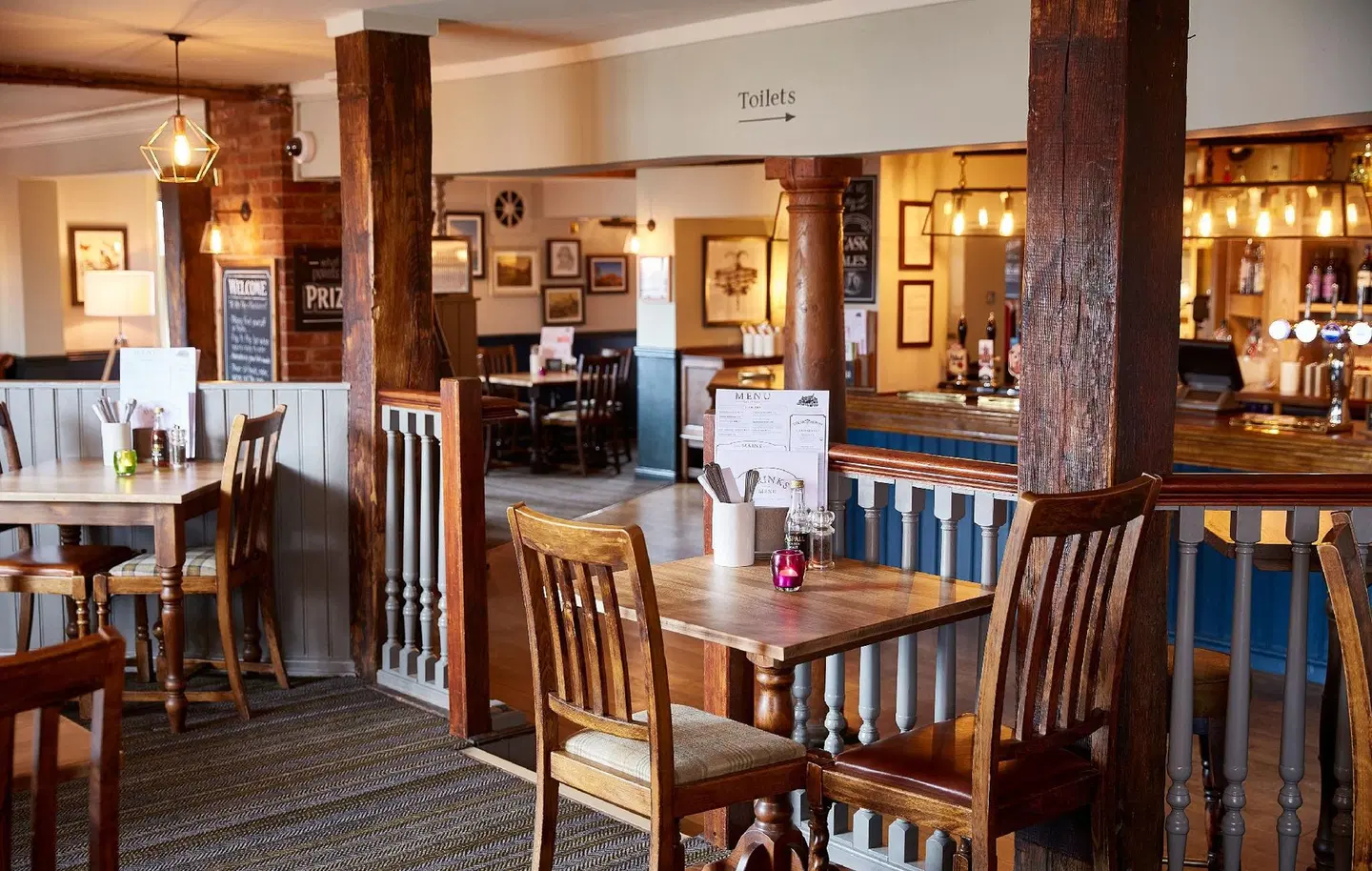 Pen & Parchment Inn by Greene King Inns Bar