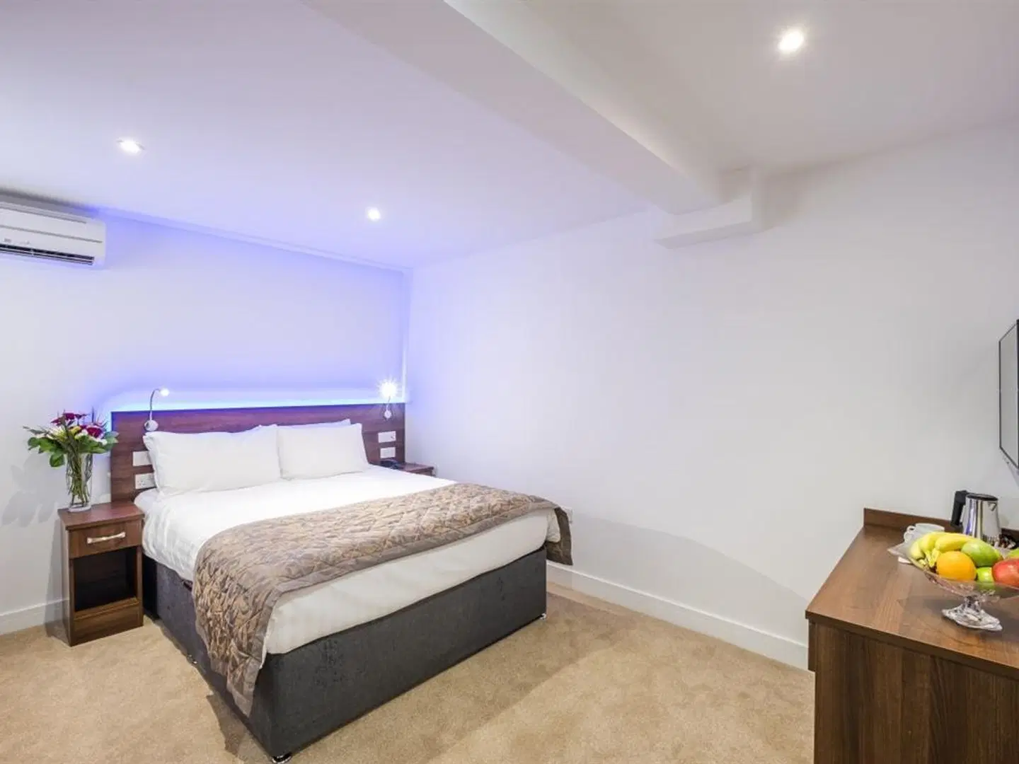 SIGNATURE HOTEL ROOM_EXAMPLE