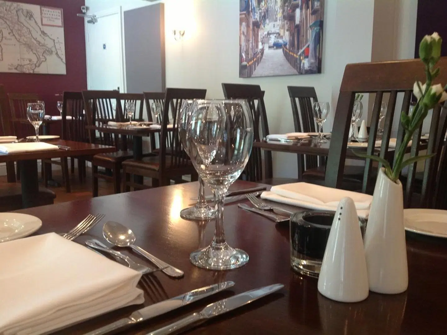 Rooms at Caravelli Restaurant