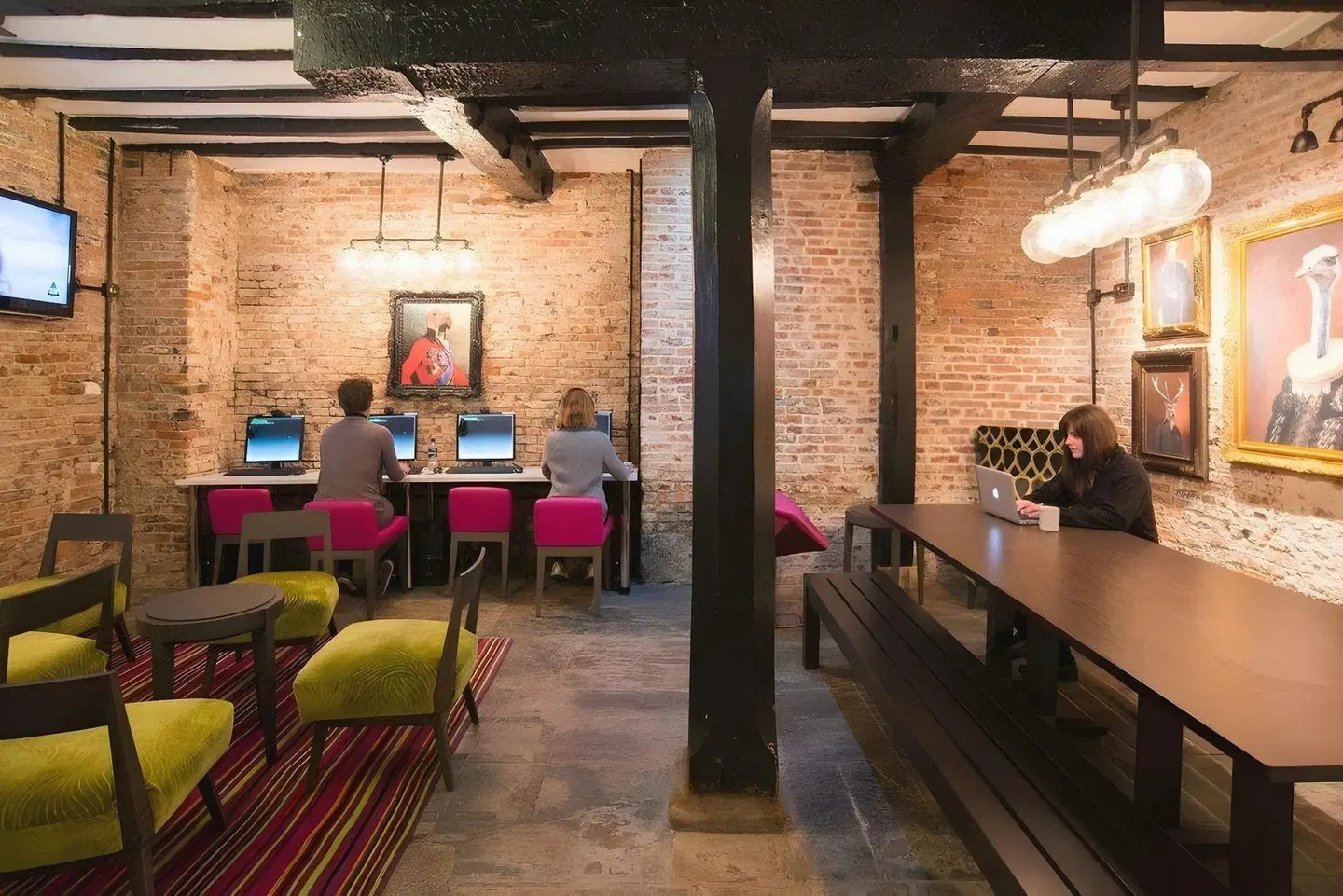 Safestay York Bar