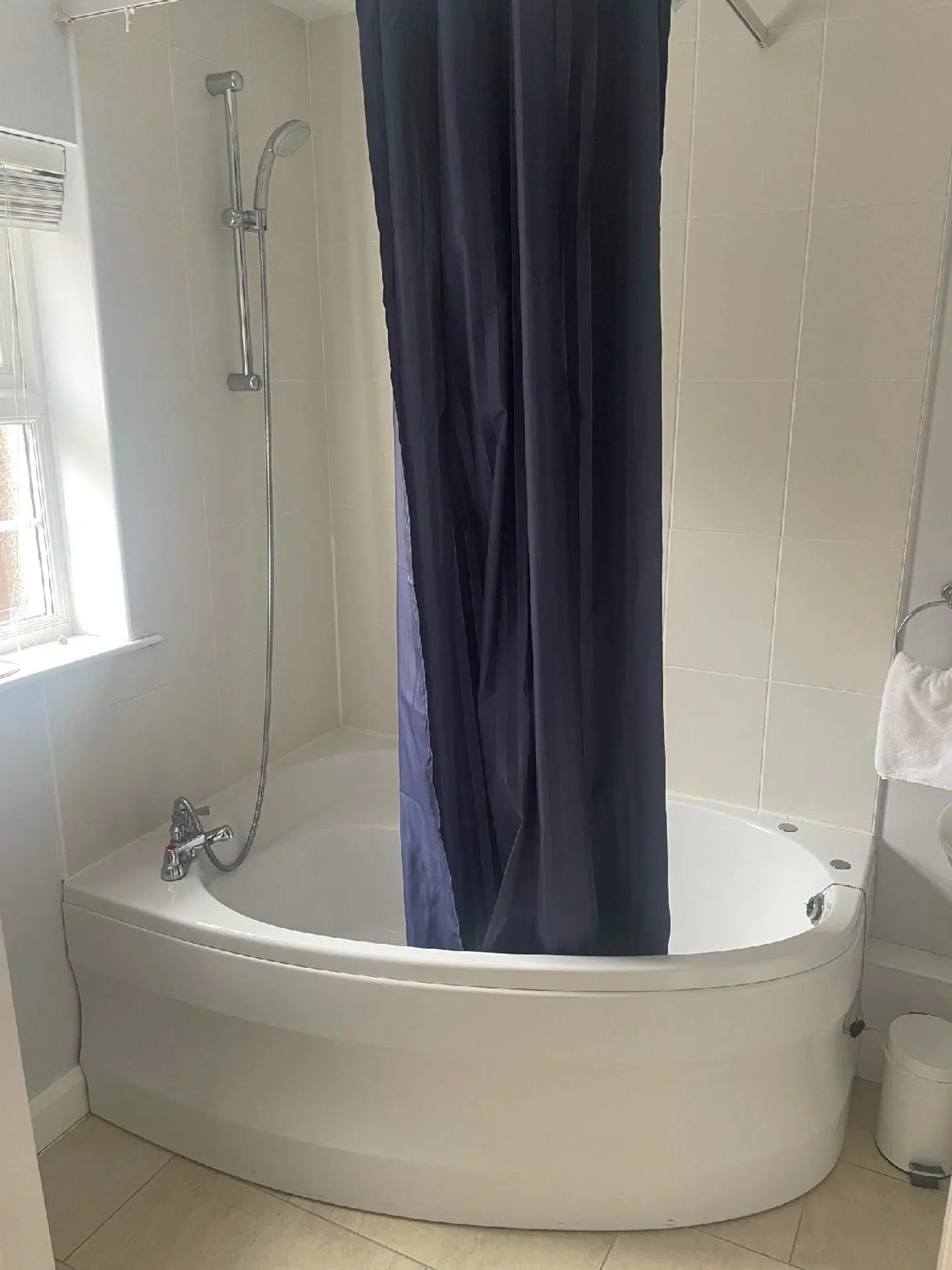The Moorings Hotel Badezimmer