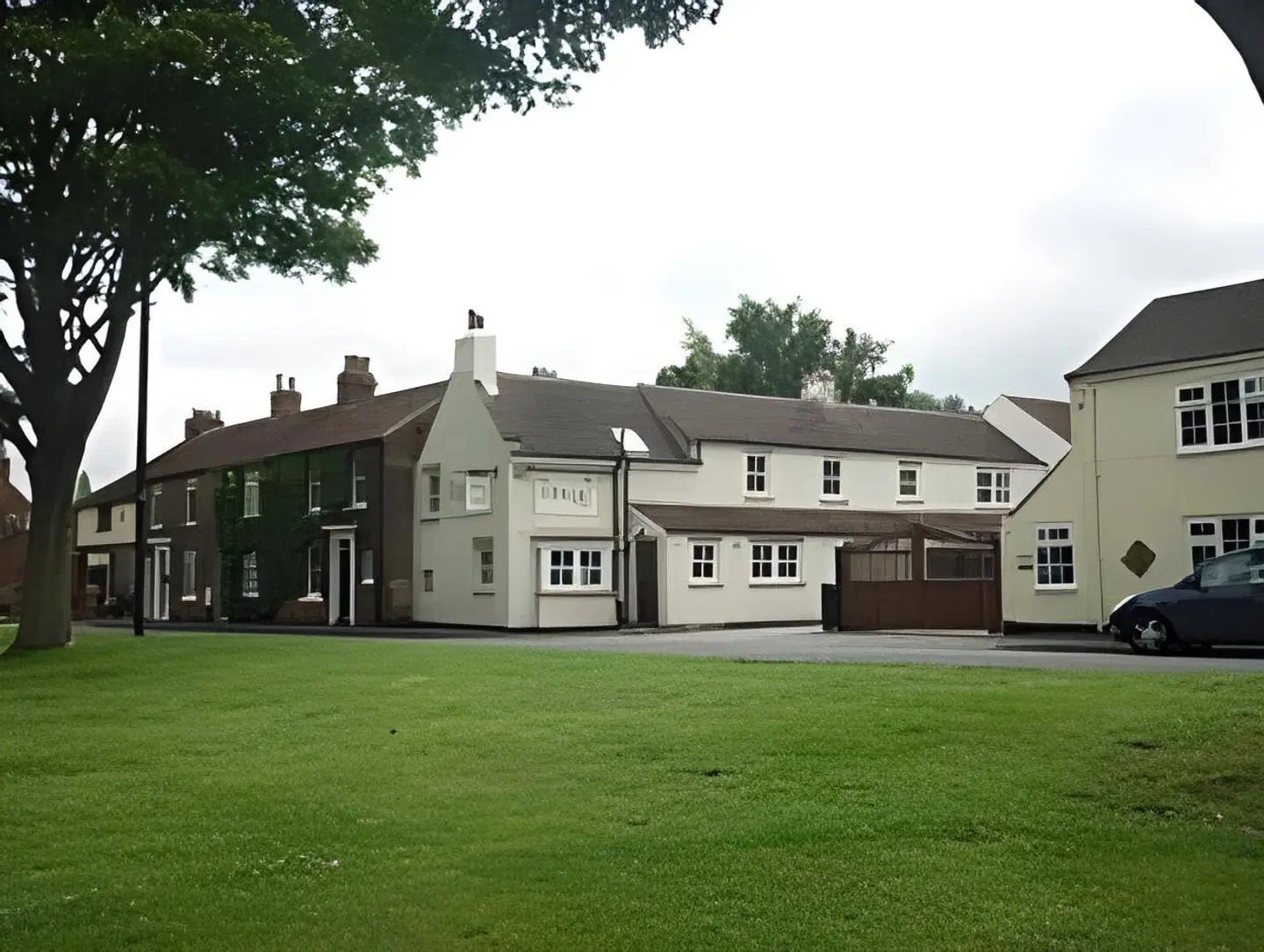 The Village Inn EXTERIOR