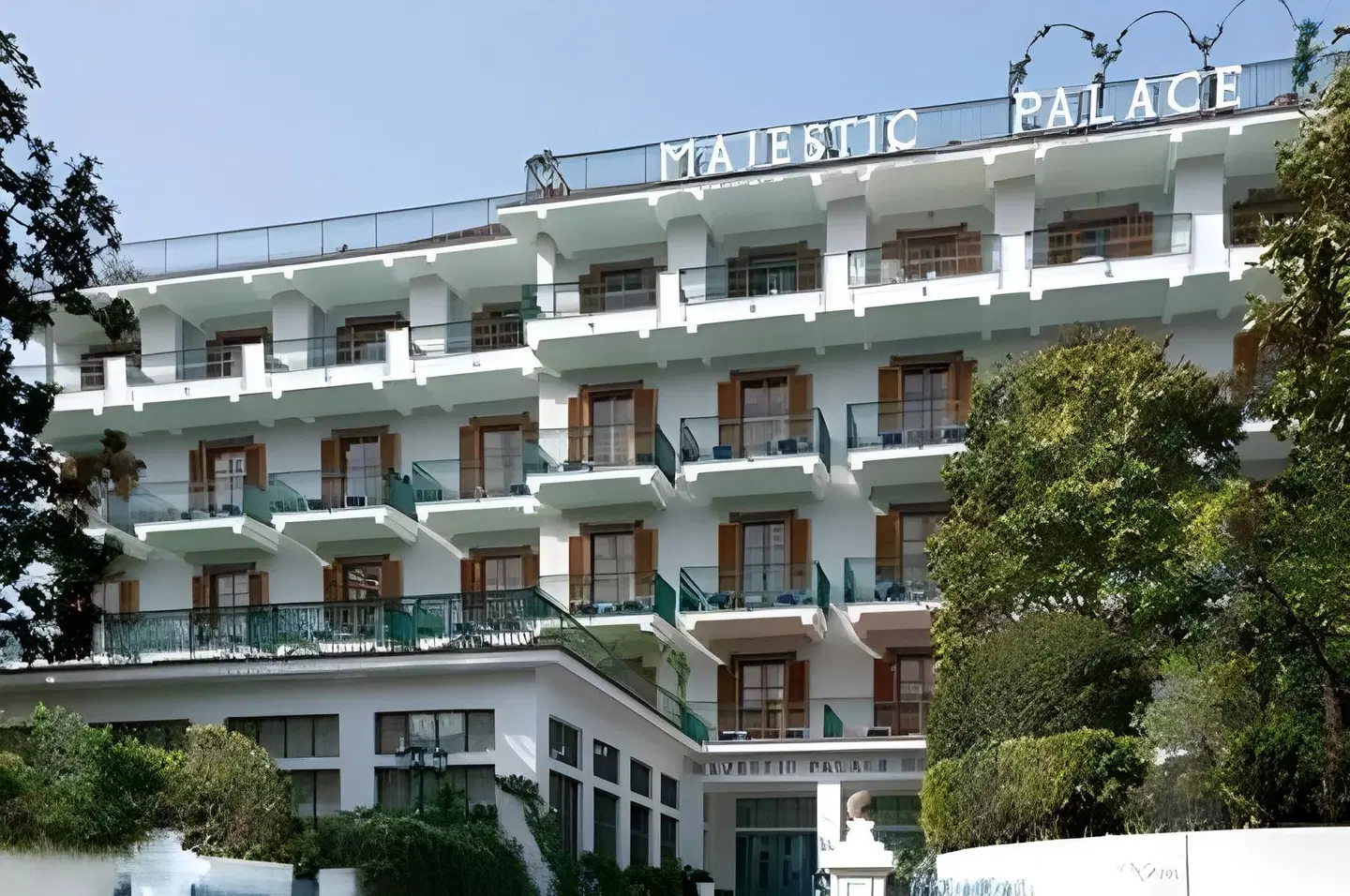 Majestic Palace EXTERIOR