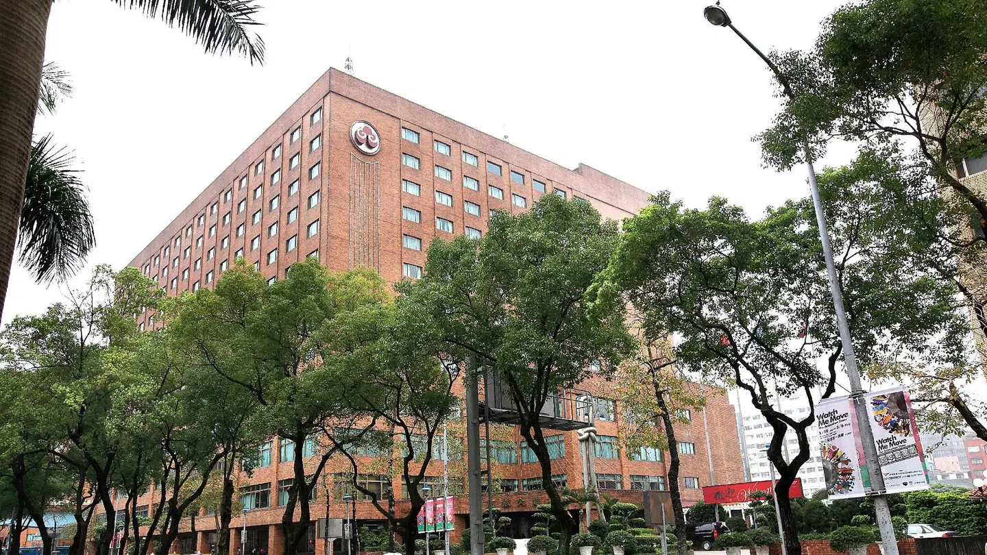 Howard Plaza EXTERIOR