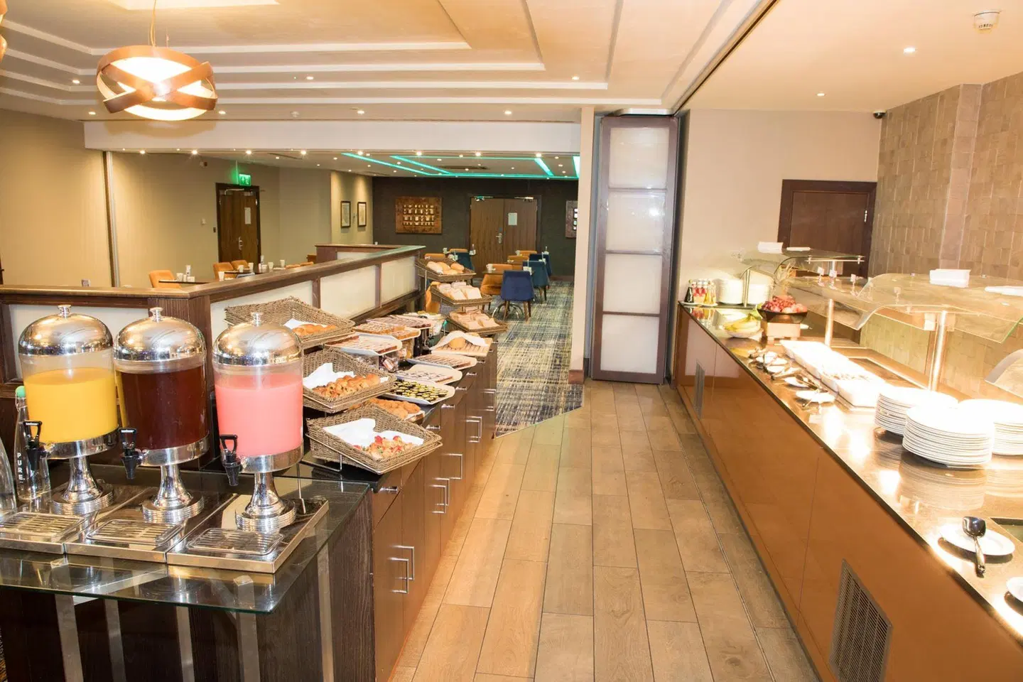 Crowne Plaza London - Gatwick Airport by IHG Restaurant