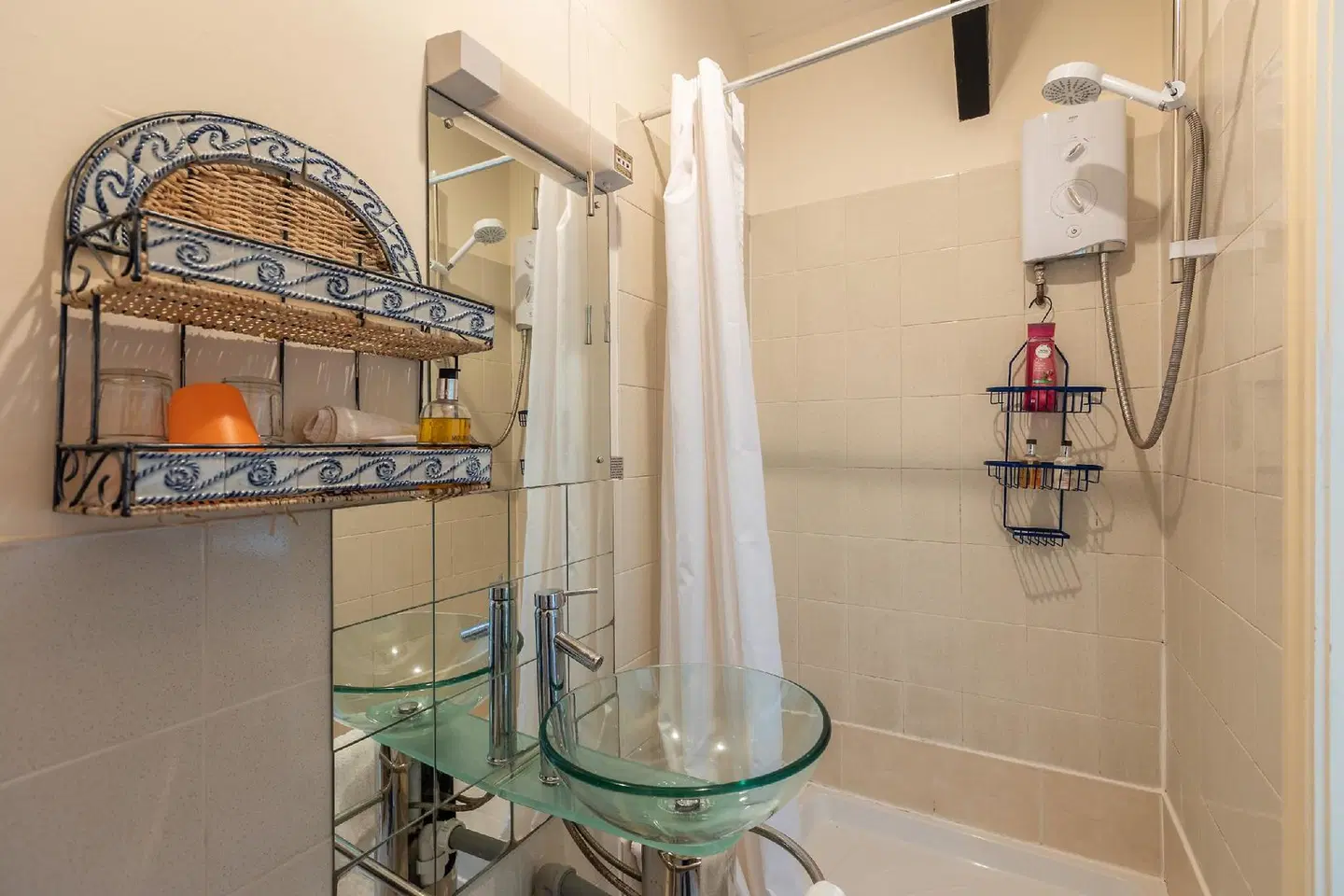 Crossways Rooms & Breakfast Badezimmer