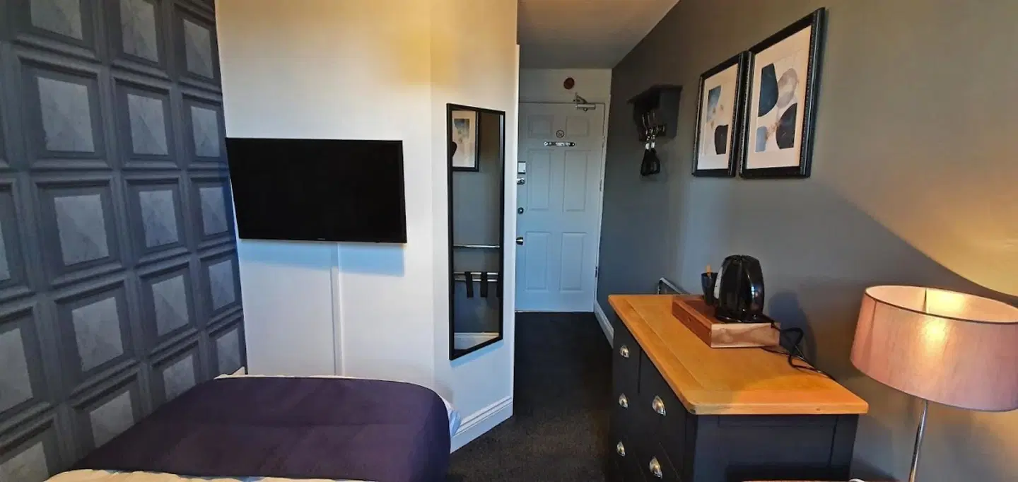 The Clifton ROOM_EXAMPLE