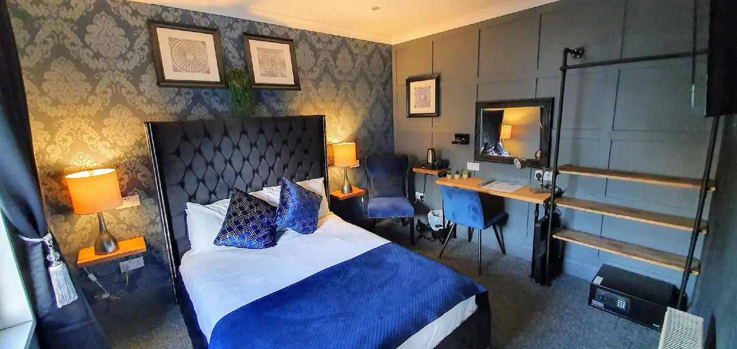 The Clifton ROOM_EXAMPLE