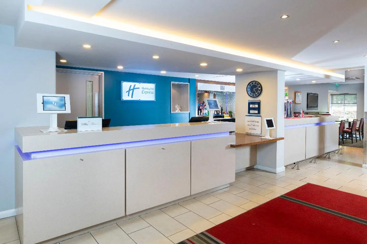 Holiday Inn Express Birmingham - Oldbury by IHG LOUNGE_LOBBY