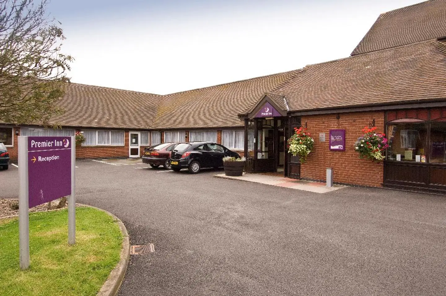 Premier Inn Coventry East (Ansty) EXTERIOR
