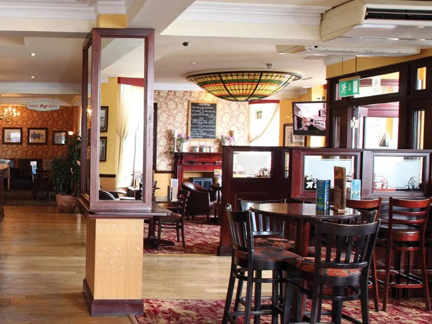 Prom Hotel Bar