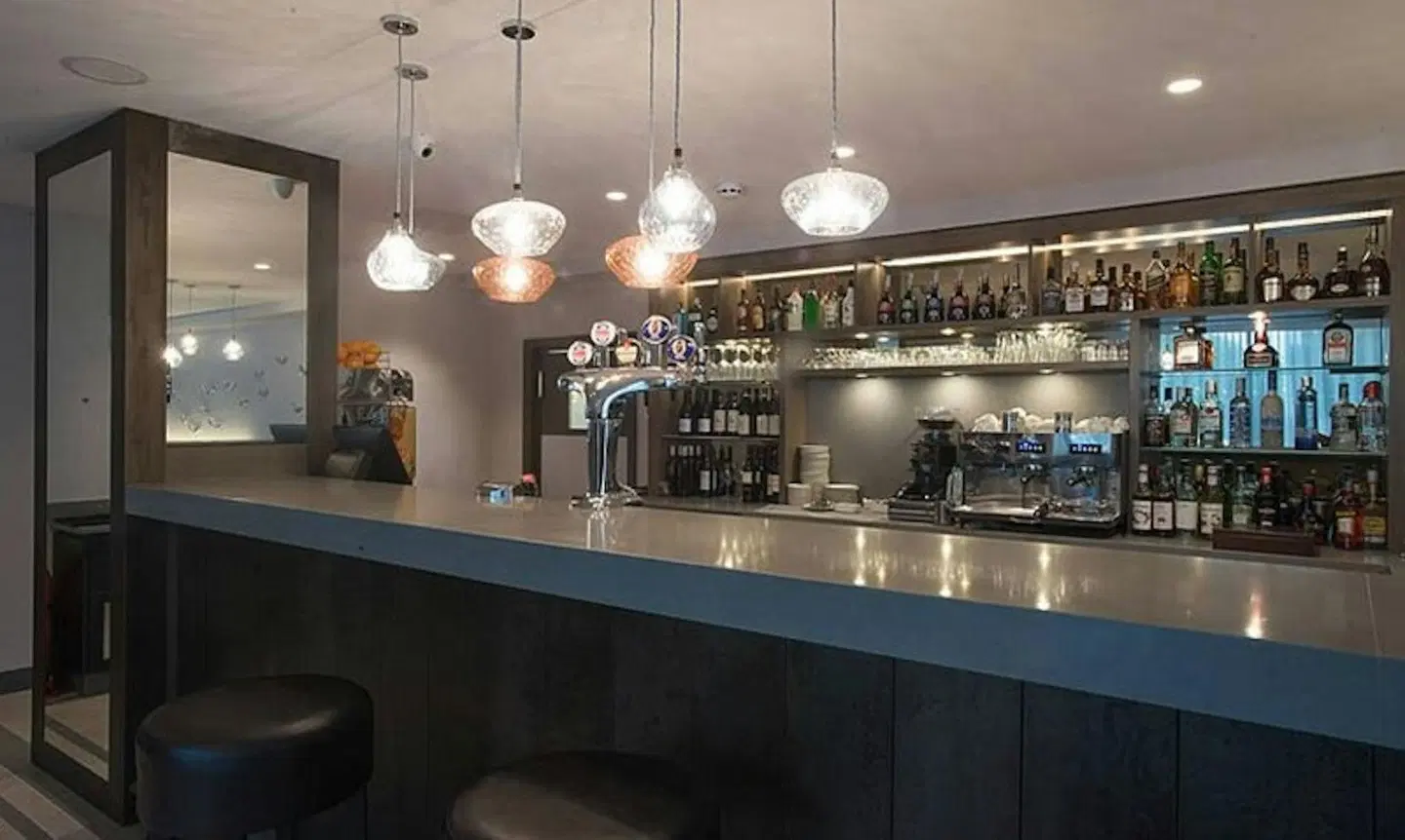 St George's Hotel - Wembley Bar