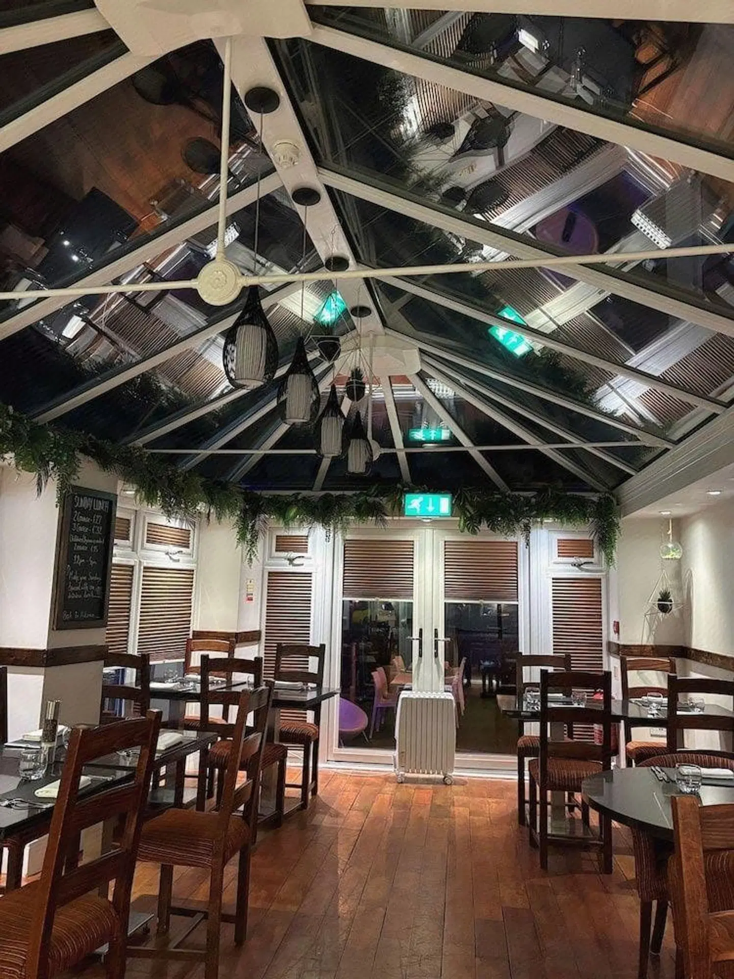 A Park View Hotel Restaurant
