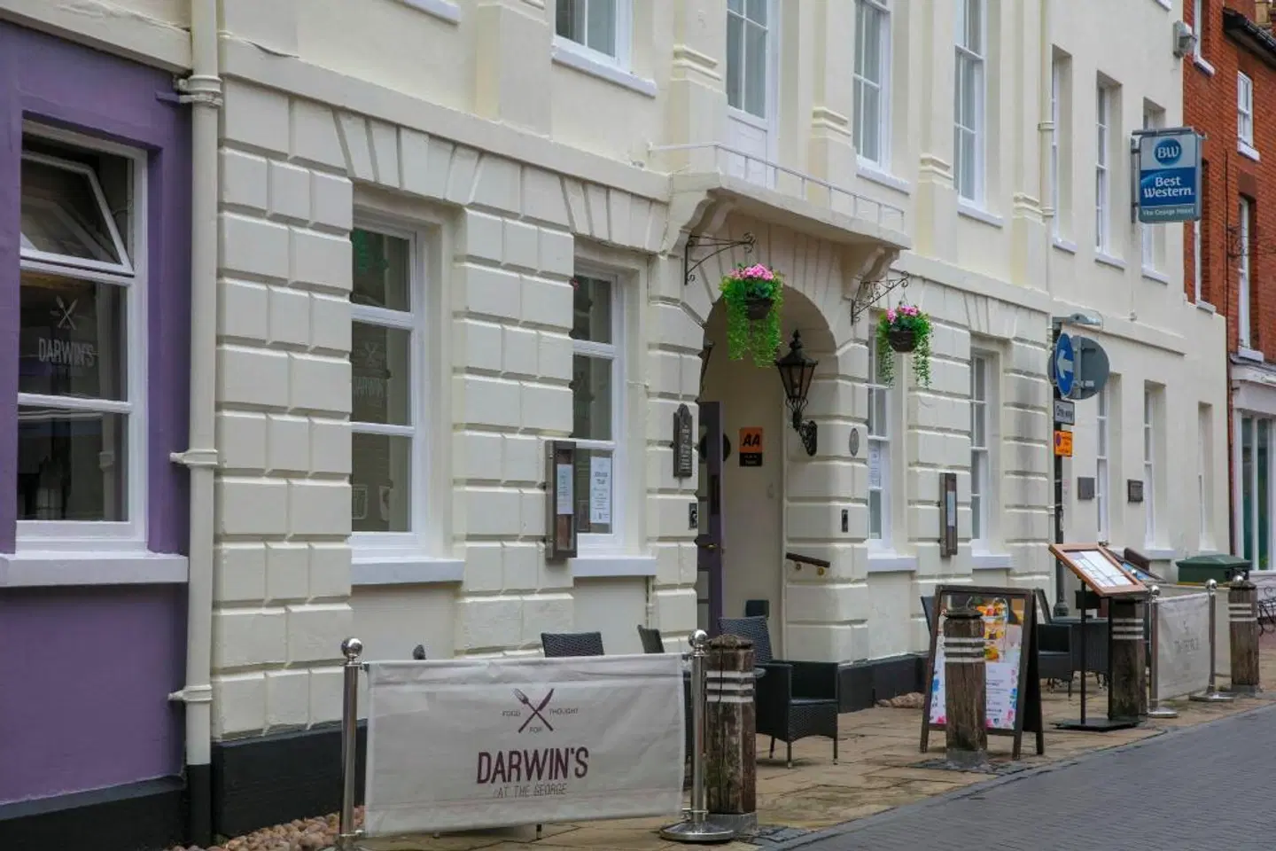The George Hotel EXTERIOR
