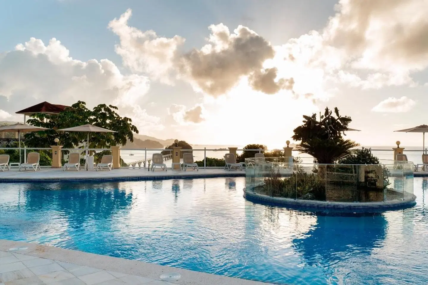 Eurostars Grand Cayacoa OUTDOOR_POOL