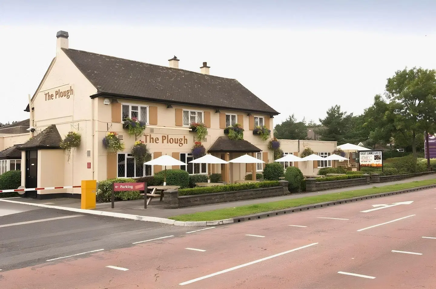 Redwings Lodge Solihull EXTERIOR