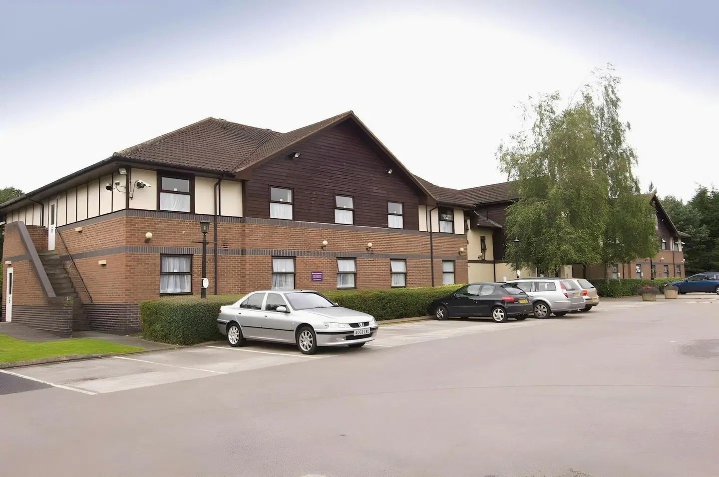 Redwings Lodge Solihull EXTERIOR