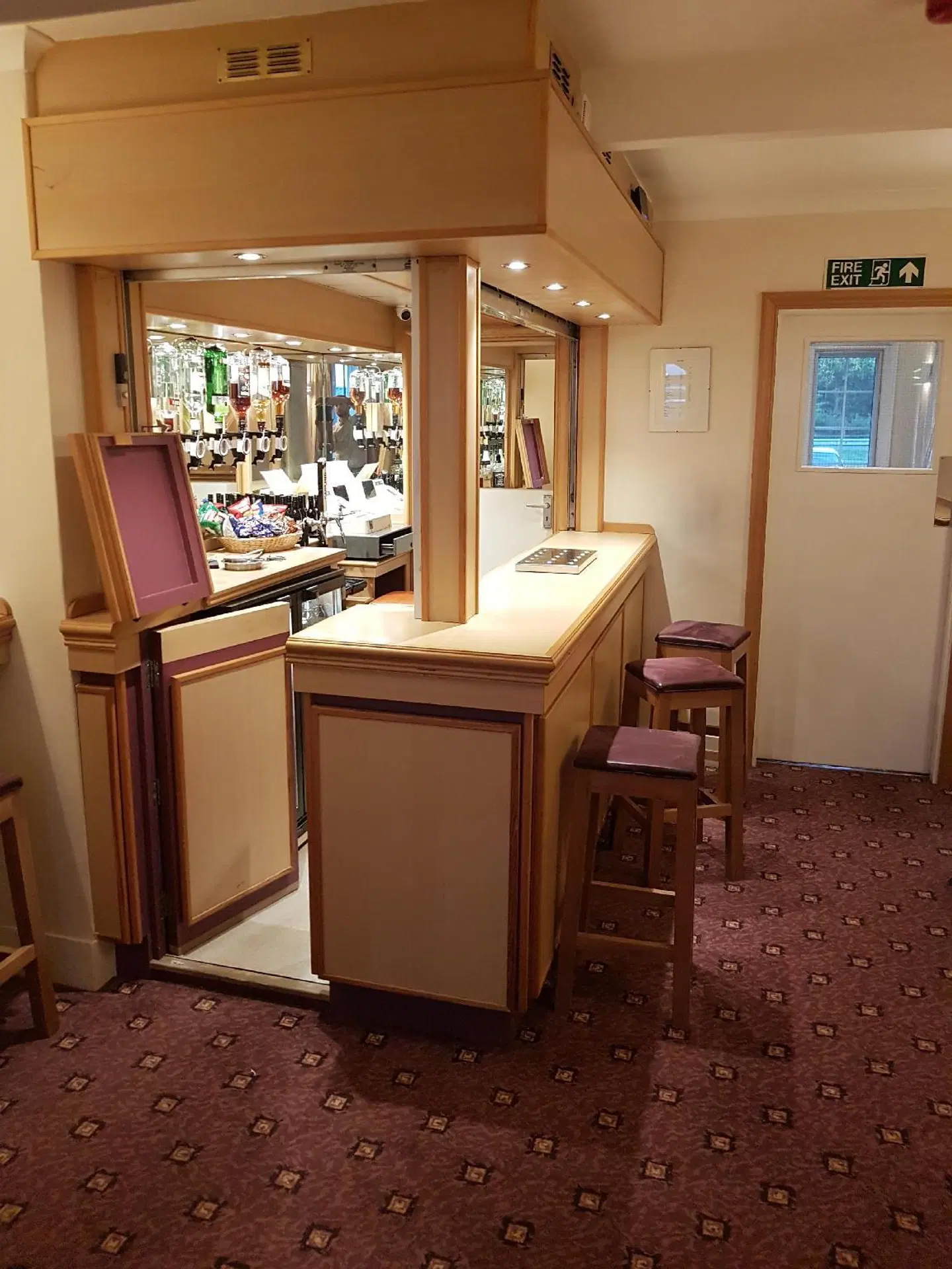 Tri-star Hotel Bar