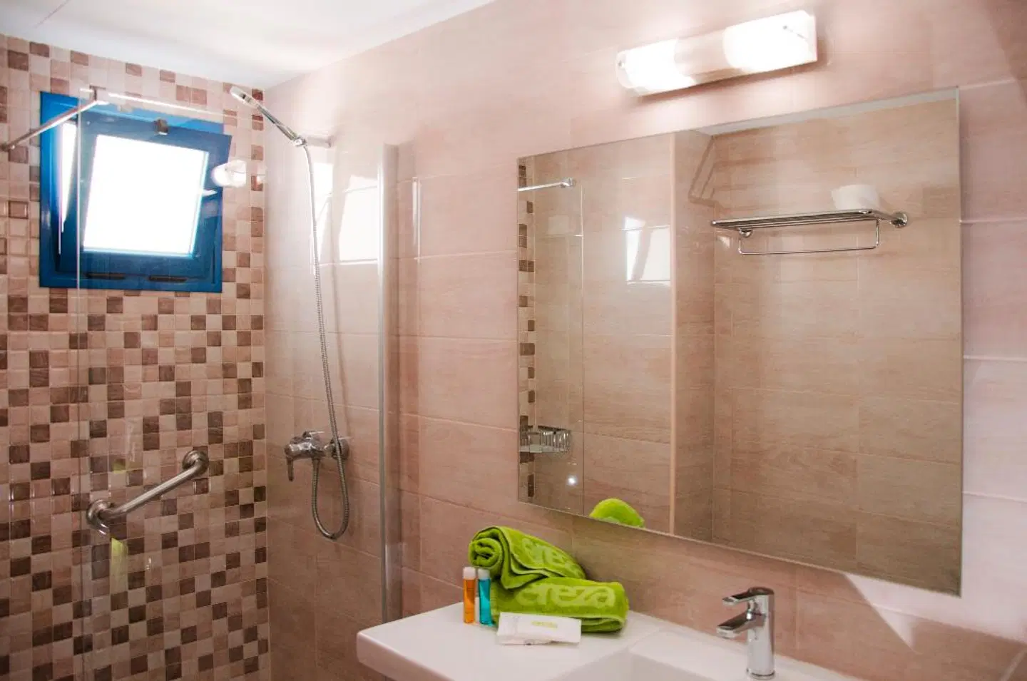 Ereza Los Hibiscos Badezimmer