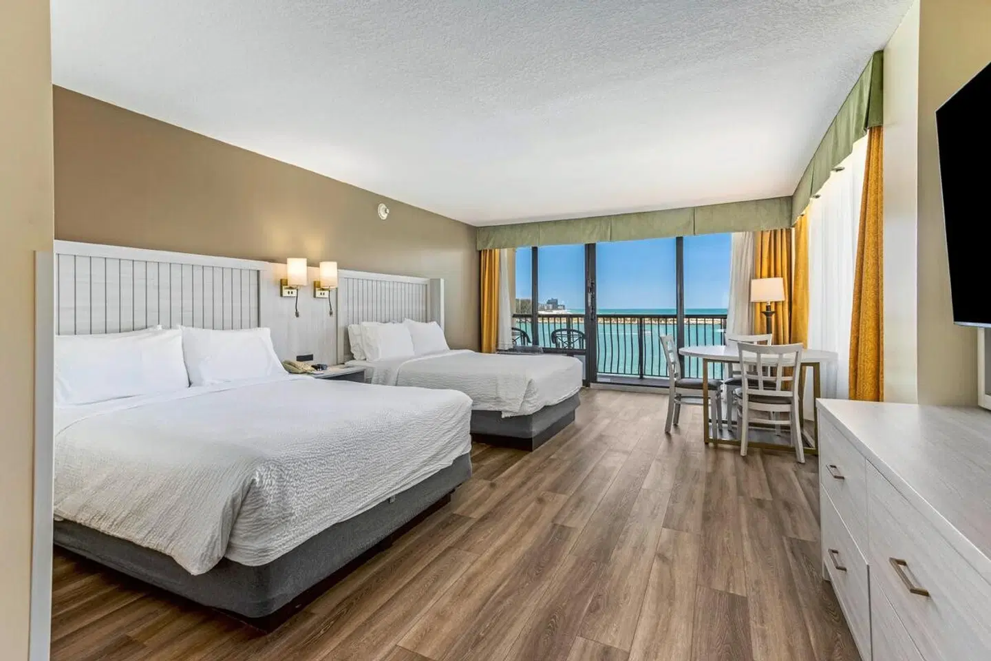 Holiday Inn Clearwater Beach ROOM_EXAMPLE