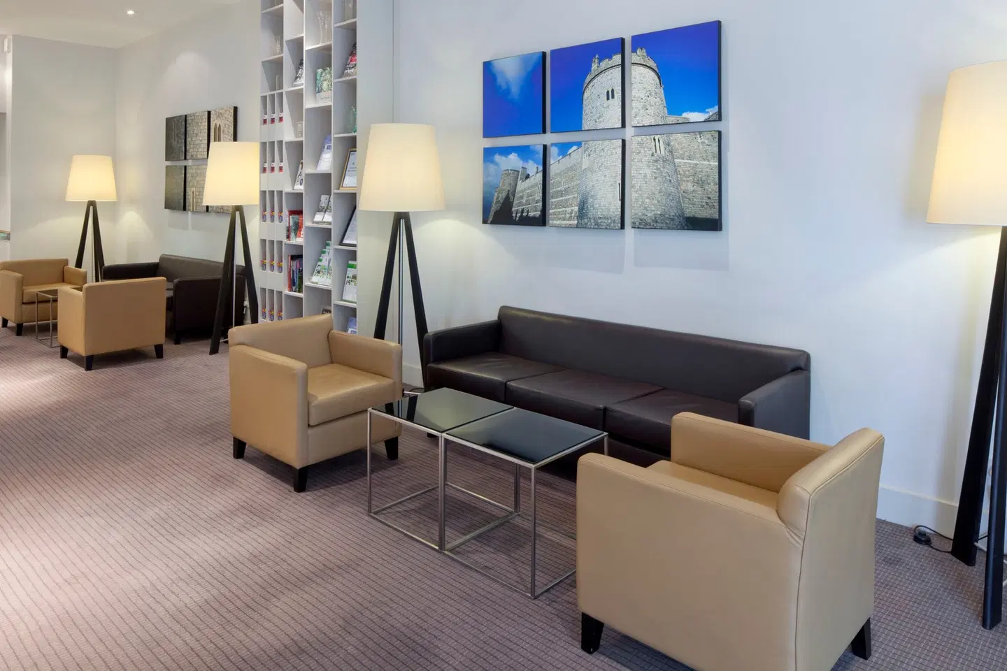 Holiday Inn Maidenhead by IHG LOUNGE_LOBBY