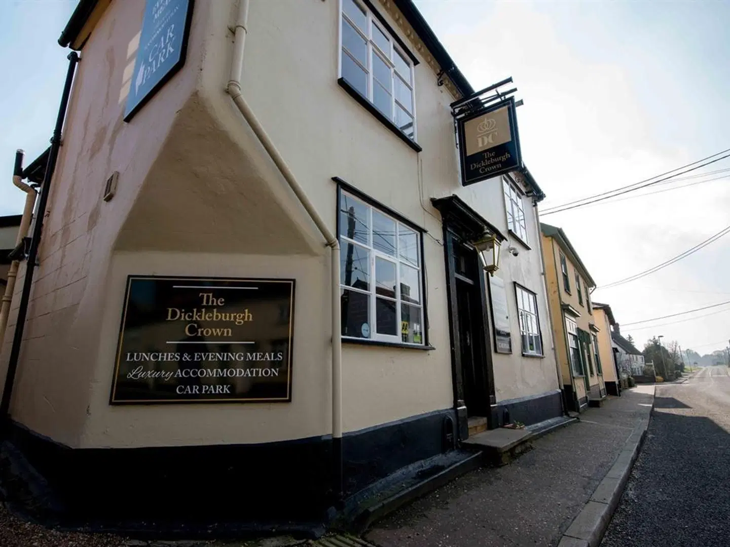 Dickleburgh Crown EXTERIOR