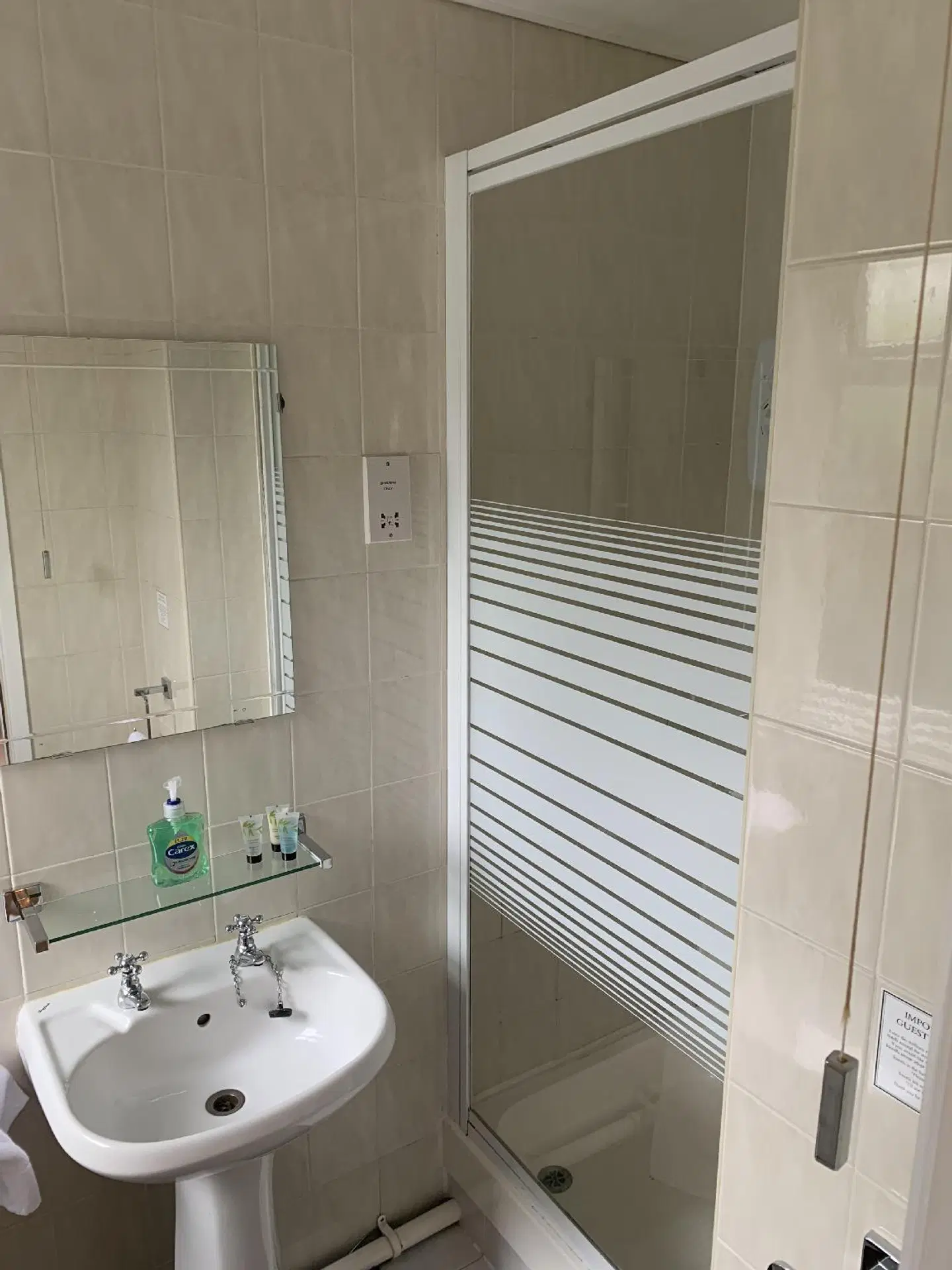 Old Farm Hotel Badezimmer