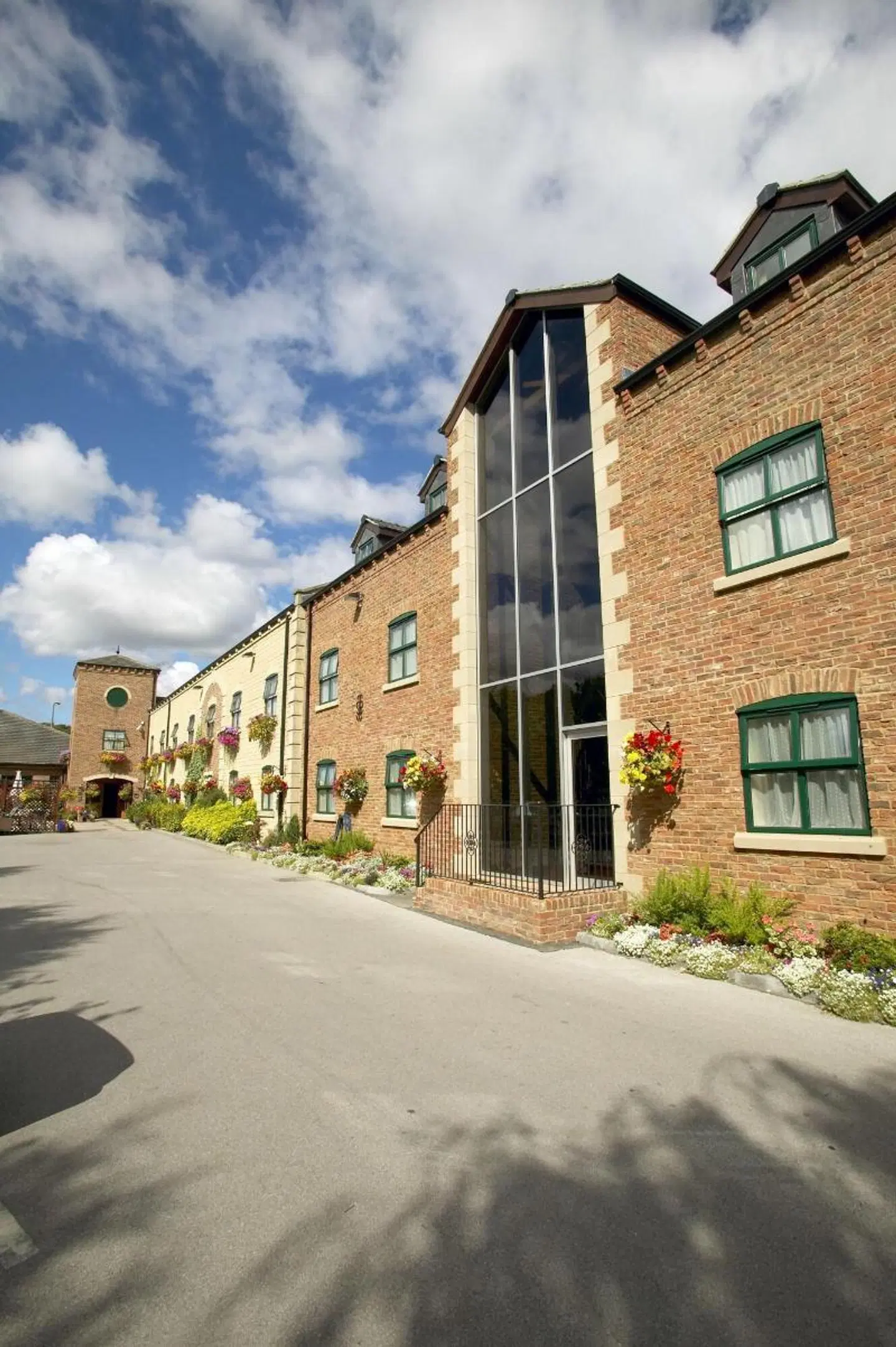 Corn Mill Lodge Hotel EXTERIOR