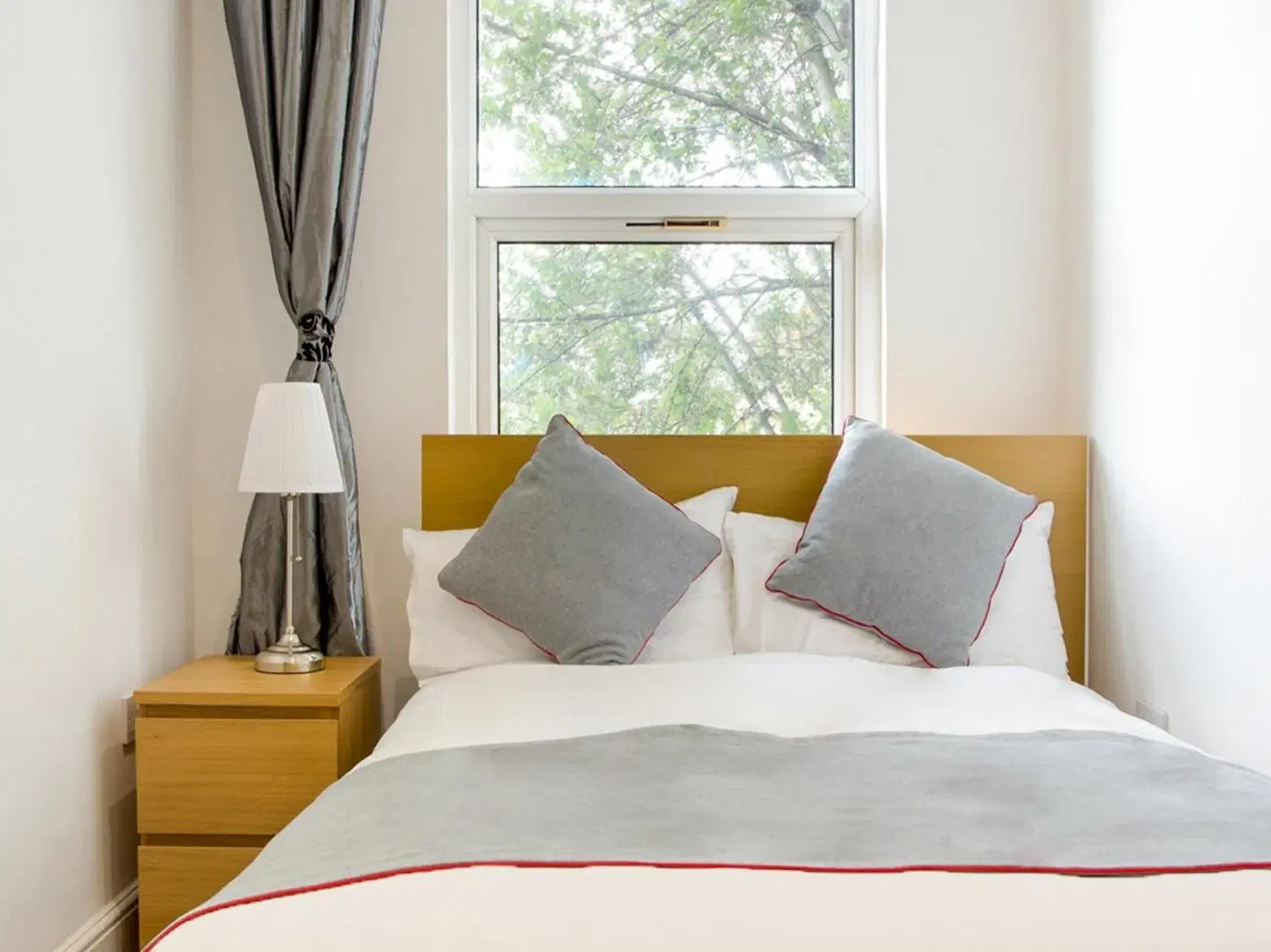 The Broadway Hotel ROOM_EXAMPLE