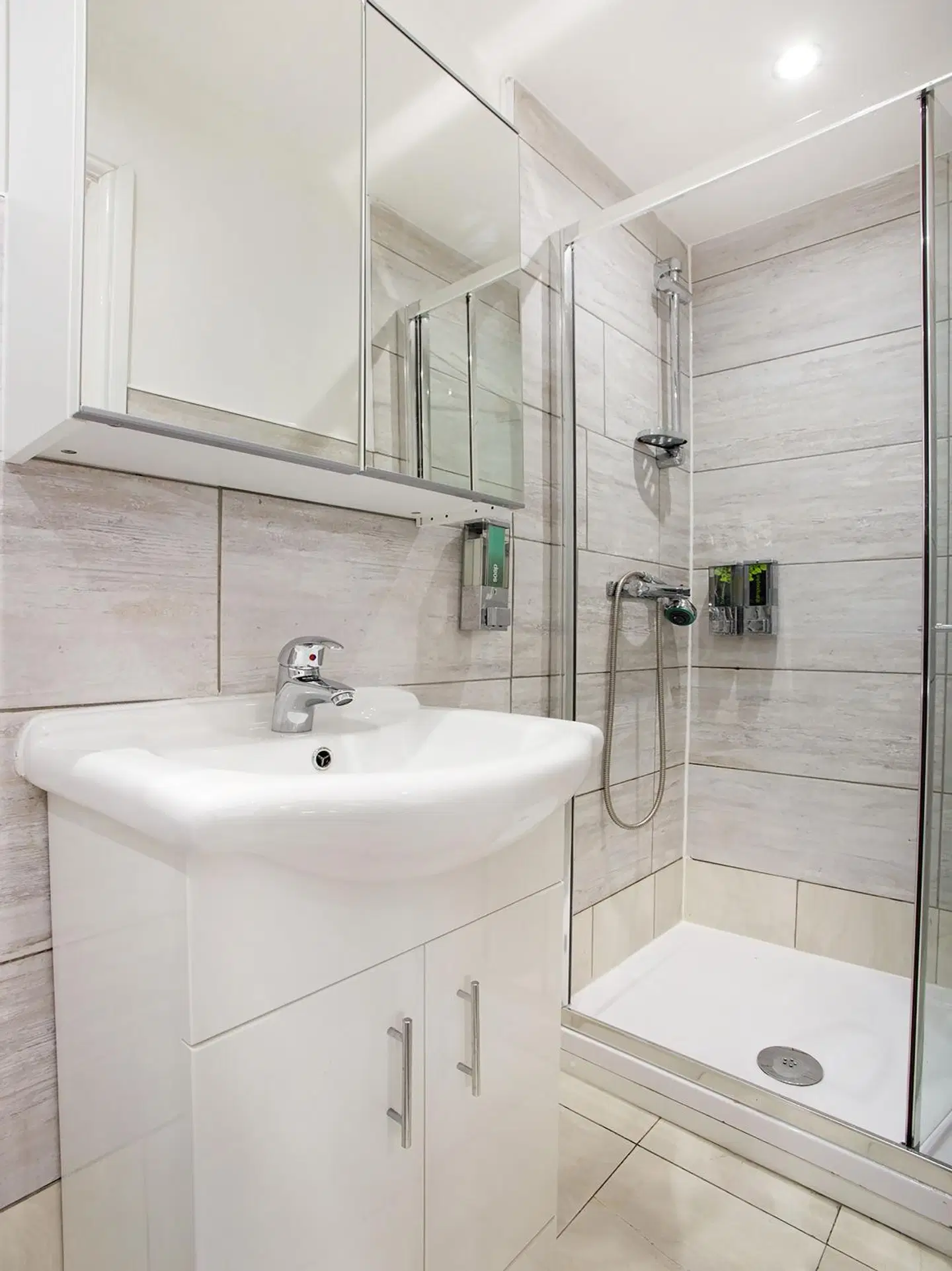 The Broadway Hotel Badezimmer