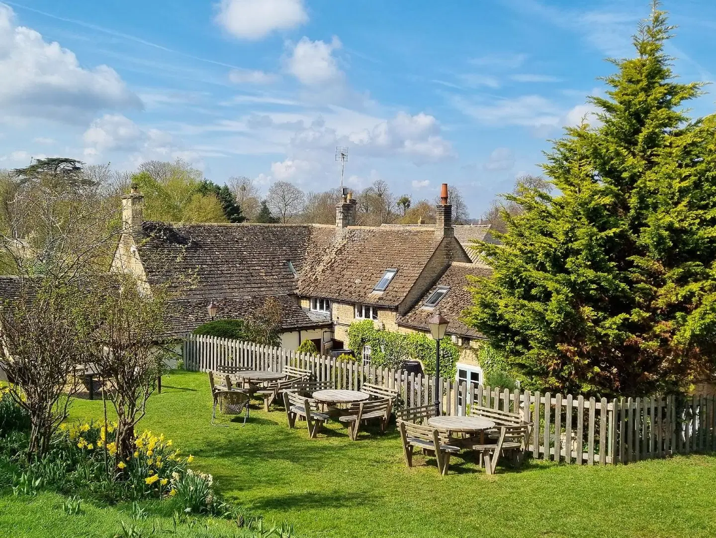 The White Hart Garten