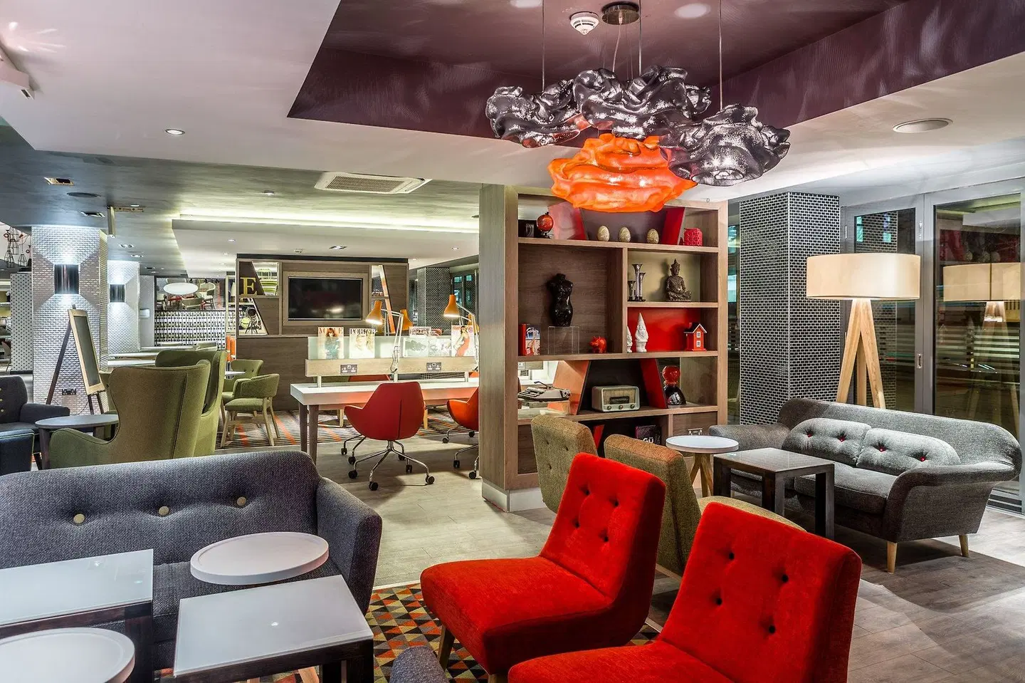 Holiday Inn London - Watford Junction by IHG Bar