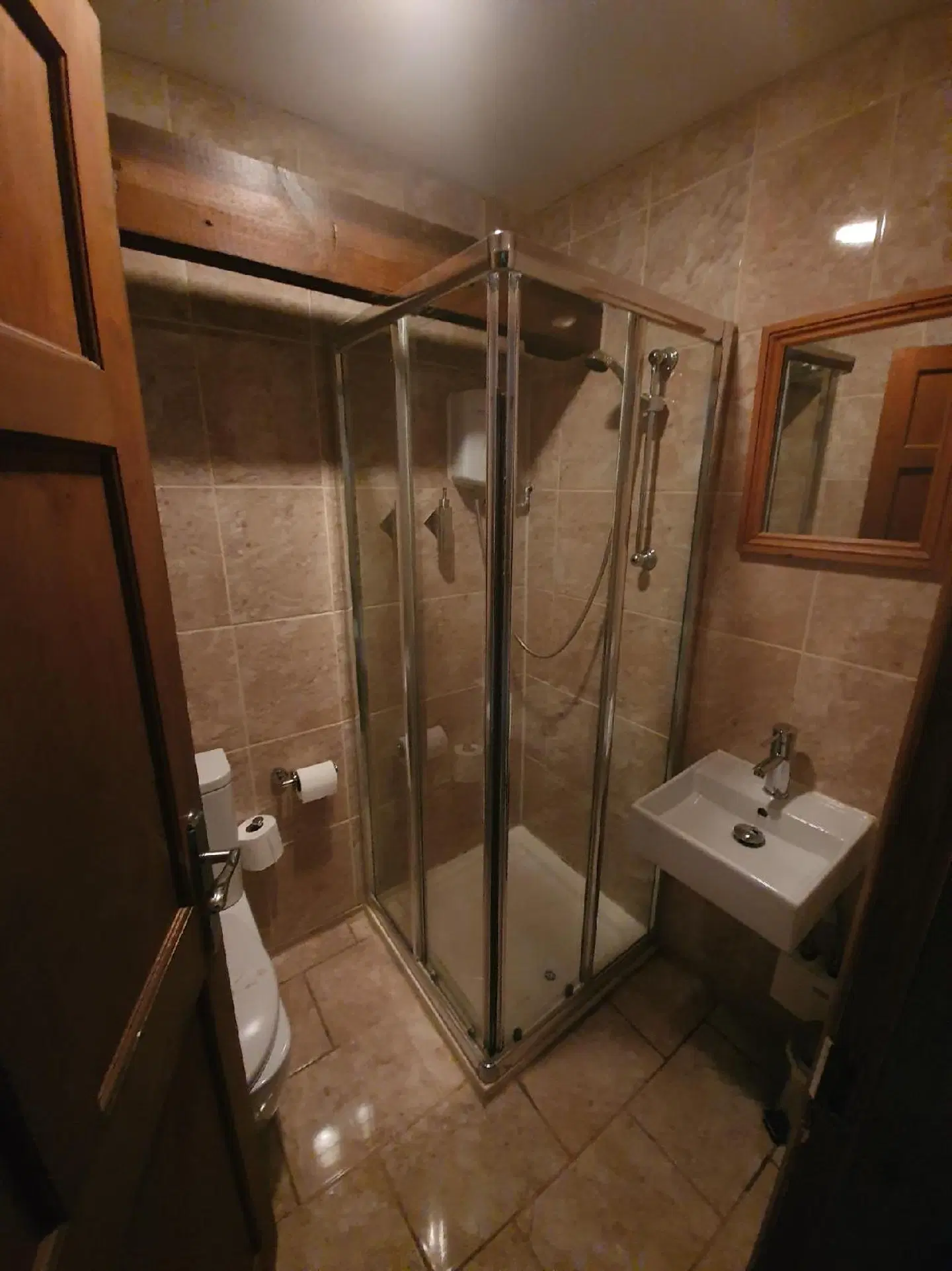 Tennyson Court Badezimmer