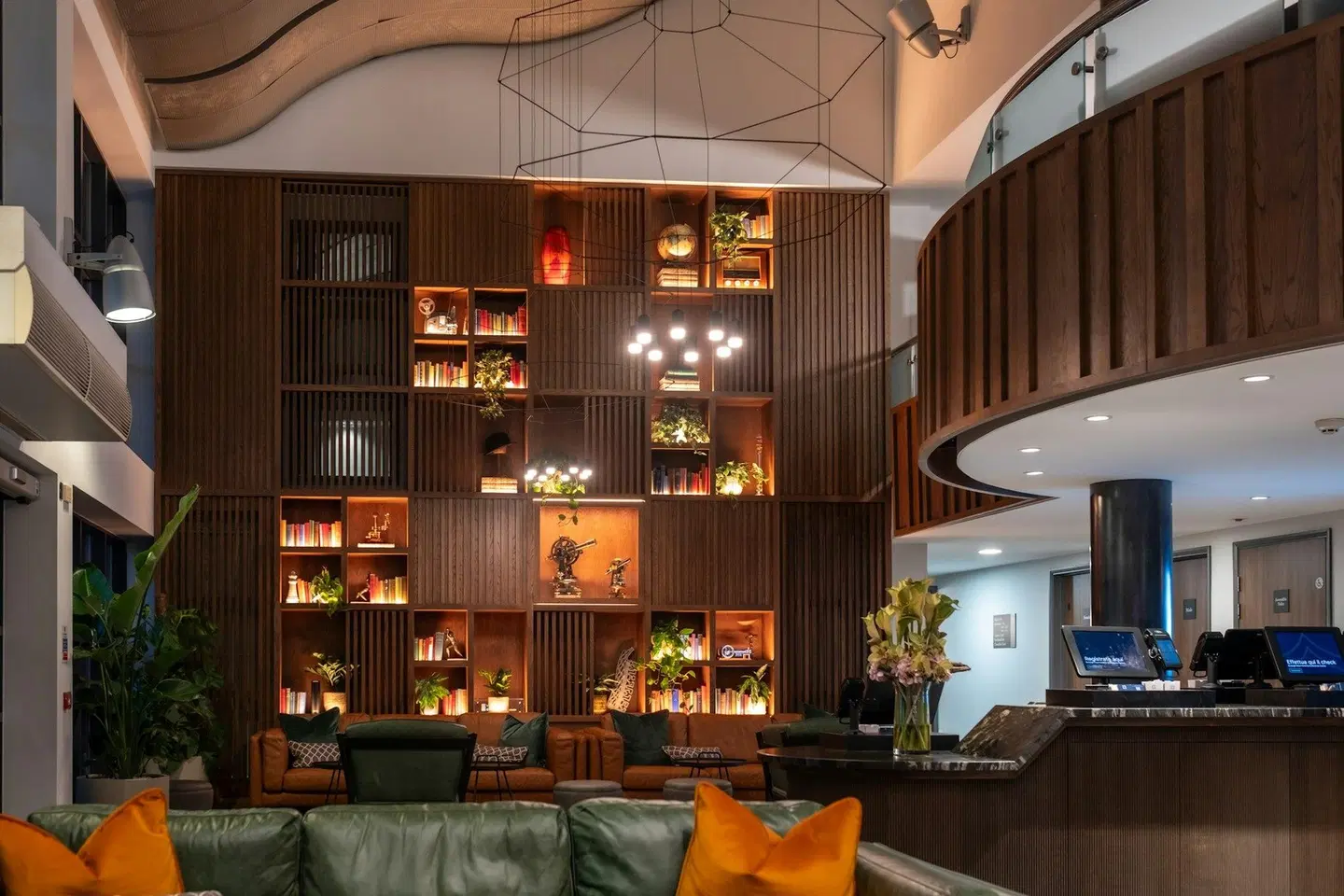 Burleigh Court Hotel LOUNGE_LOBBY