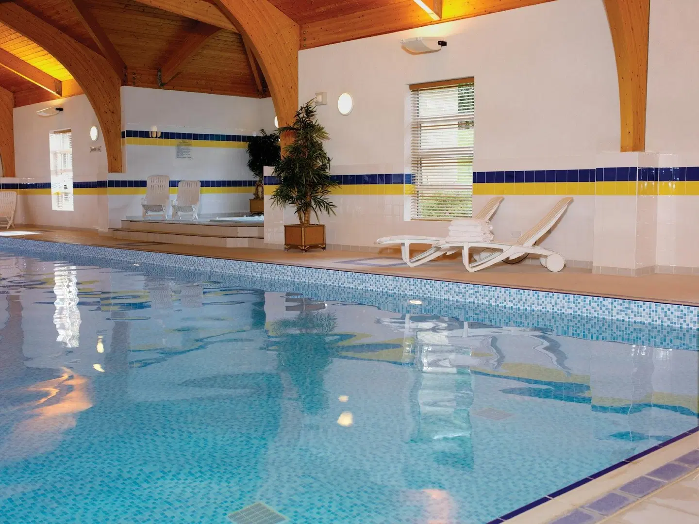 Eastwood Hall Hallenbad