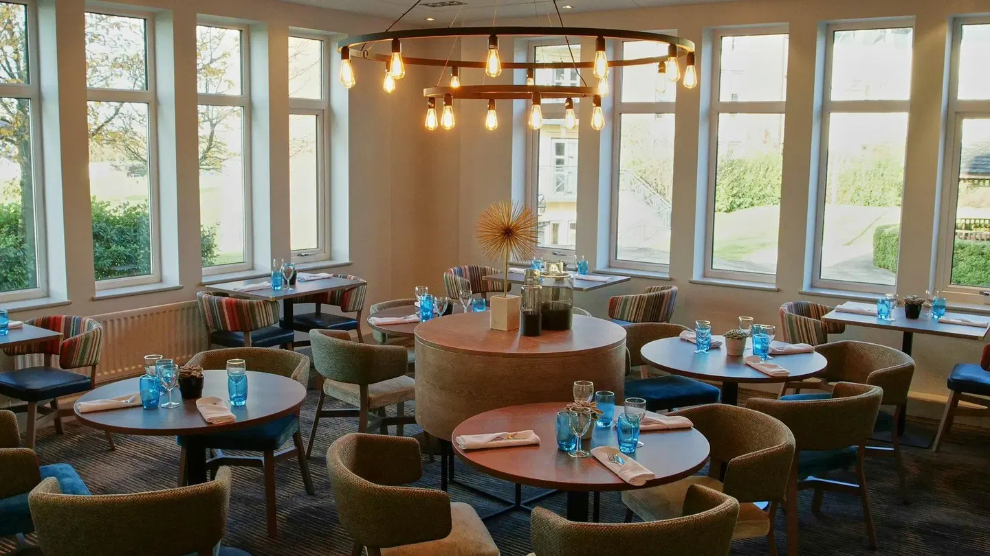 De Vere Venues Wychwood Park LOUNGE_LOBBY