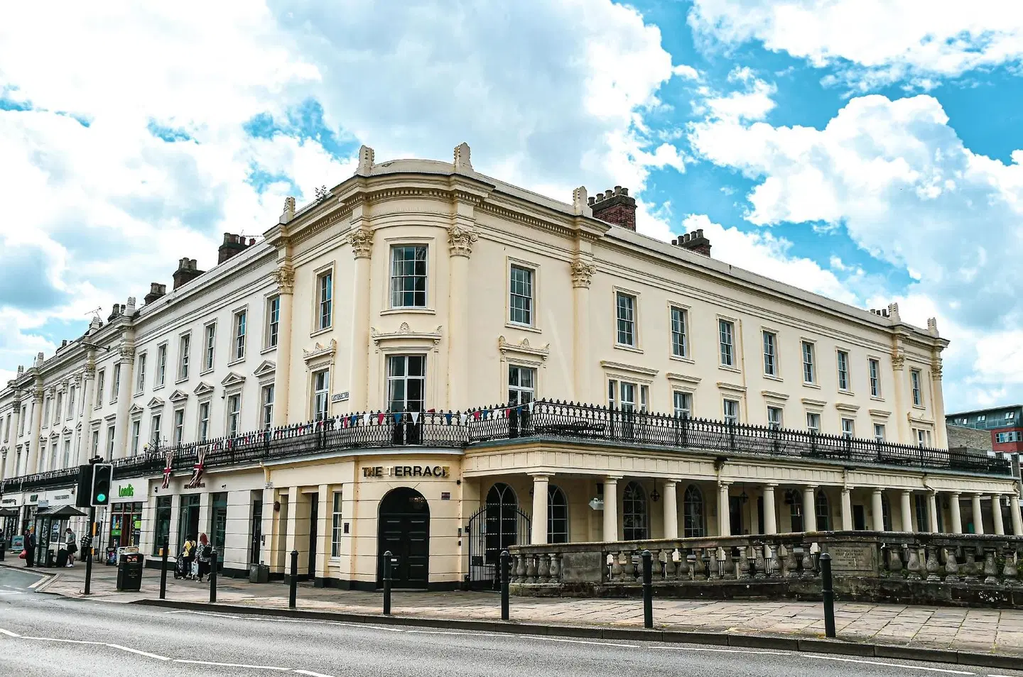 Victoria Colonnade ApartHotel EXTERIOR