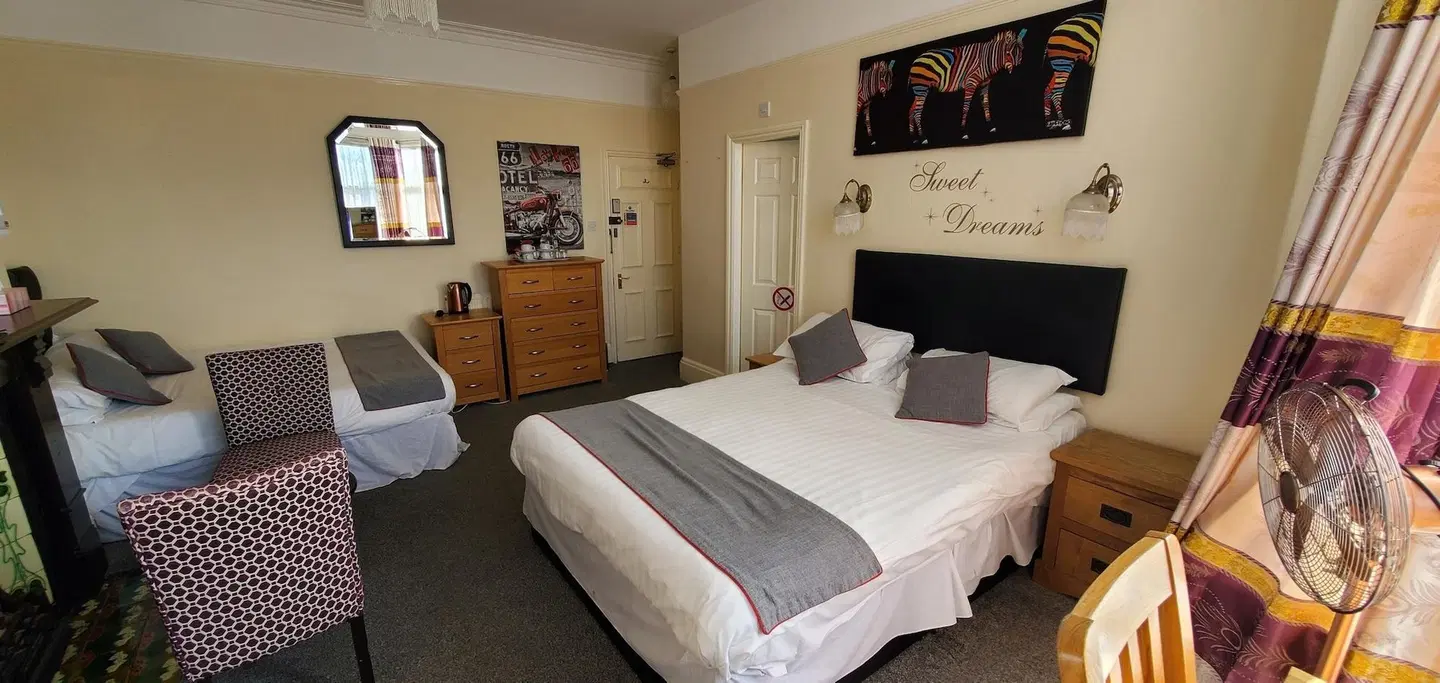 Diamonds Guest House ROOM_EXAMPLE