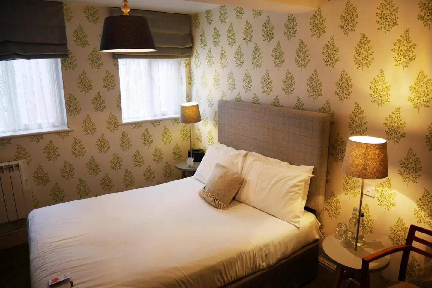 The Rose and Crown ROOM_EXAMPLE