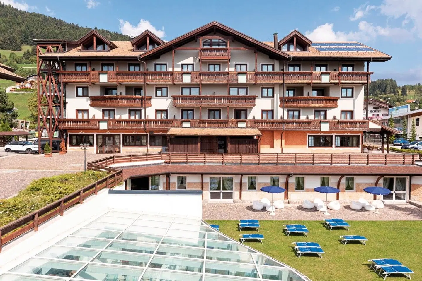 Golf Hotel EXTERIOR
