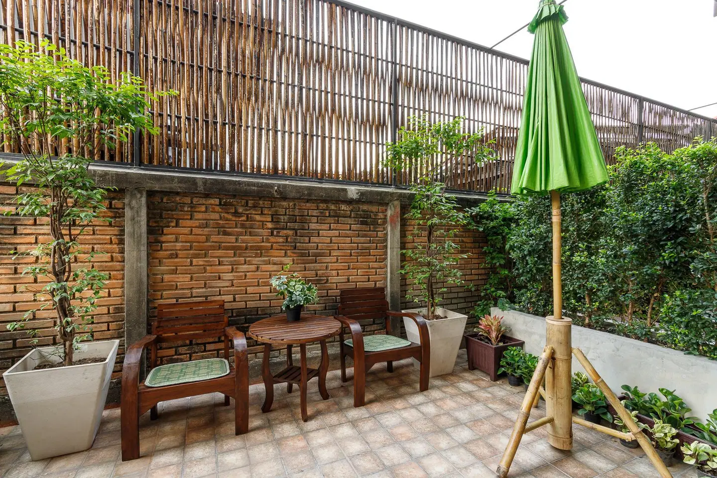 Hostel One Art & Gallery Terrasse