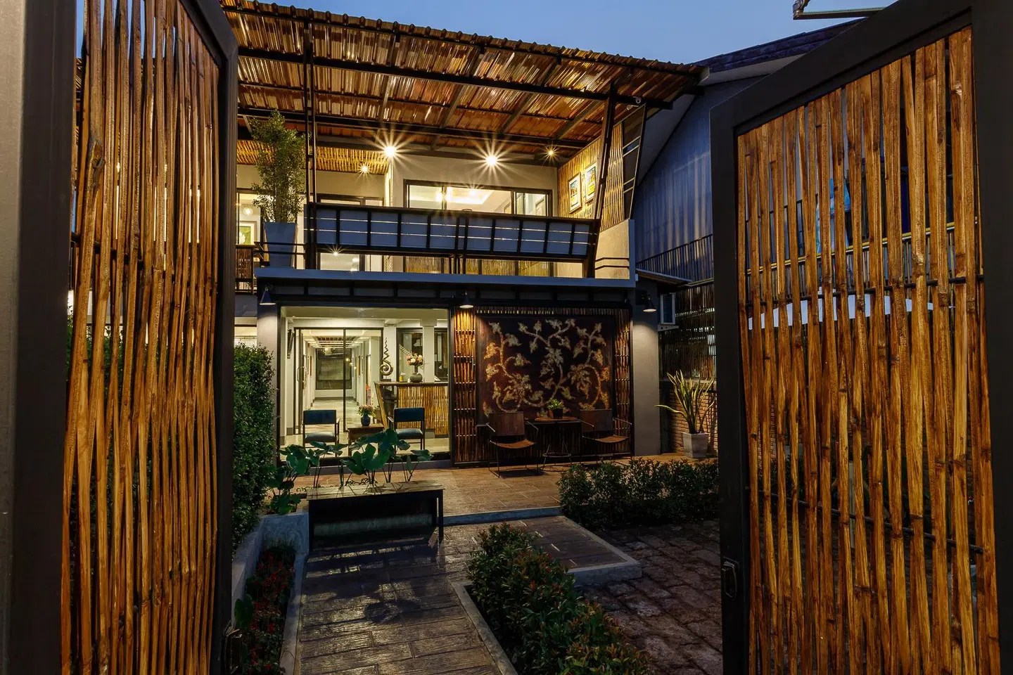 Hostel One Art & Gallery EXTERIOR