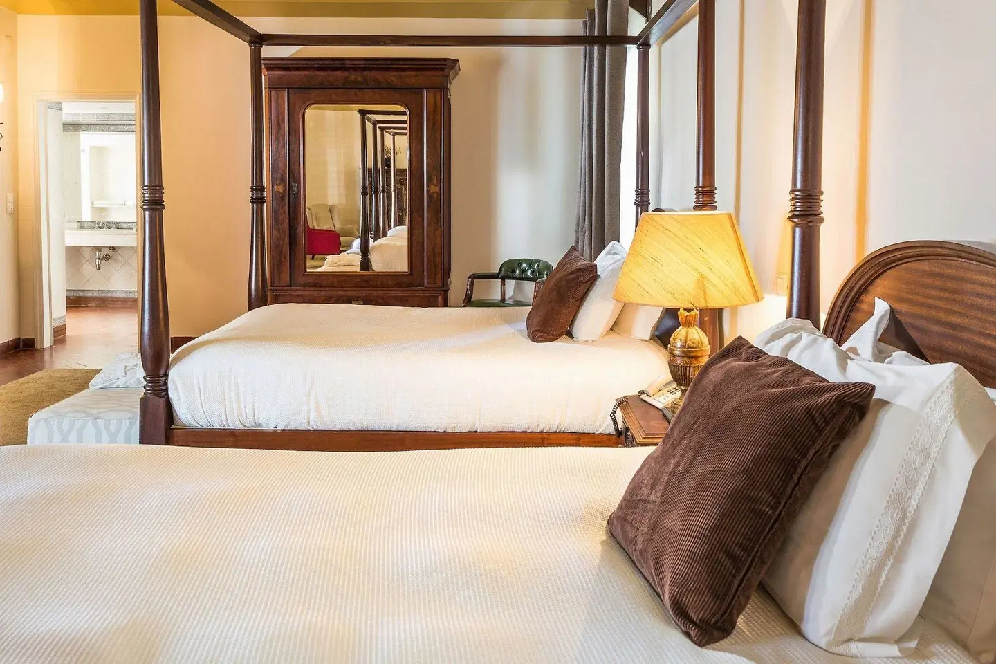 York House ROOM_EXAMPLE
