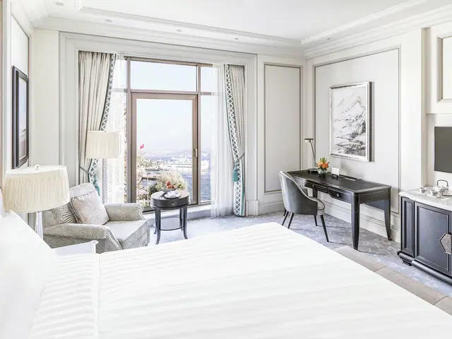 Shangri-La Bosphorus, Istanbul ROOM_EXAMPLE